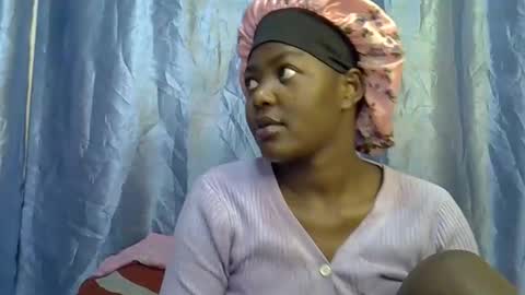 Snapshot of squirt_quueen chatting on February 22, 7:45 pm squirt_quueen online show from February 22, 7:45 pm