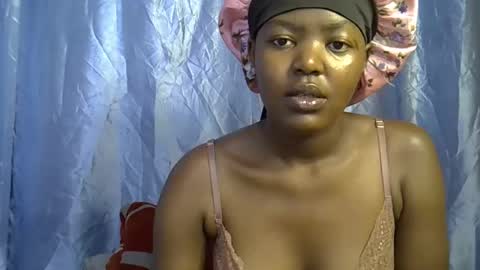 Snapshot of squirt_quueen chatting on February 28, 6:53 pm squirt_quueen online show from February 28, 6:53 pm