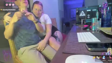 Snapshot of squirt_vip_room chatting on September 28, 4:40 am Roxy Day  Mossimo Knight online show from September 28, 4:40 am