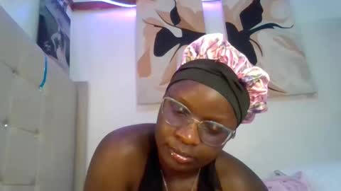 Snapshot of squirtbabey chatting on May 31, 12:08 am Juicy online show from May 31, 12:08 am