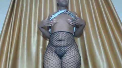 Snapshot of squirtcunt_xola chatting on February 1, 3:27 am melanie online show from February 1, 3:27 am