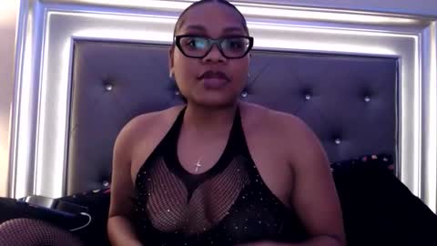 Snapshot of squirtsforfunds chatting on October 26, 12:16 am squirtsforfunds online show from October 26, 12:16 am