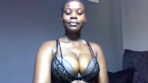 Snapshot of squiter_girlie chatting on January 12, 5:45 am Squiter online show from January 12, 5:45 am
