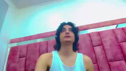 Snapshot of sr_bonnyethan chatting on October 18, 2:07 pm ethan online show from October 18, 2:07 pm
