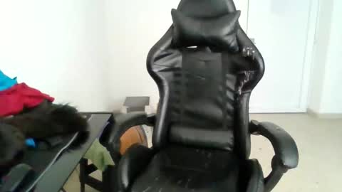 Snapshot of srbey_ chatting on November 12, 11:14 pm Vic online show from November 12, 11:14 pm