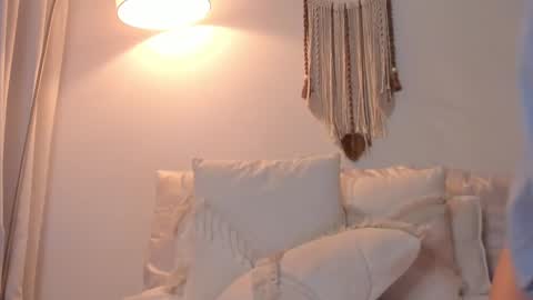 Snapshot of srta__sophie chatting on December 17, 1:29 am Sophie 3 online show from December 17, 1:29 am