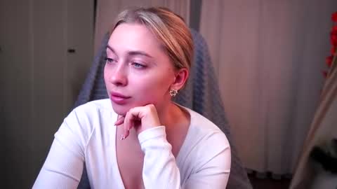 Kate online show from November 18, 2:54 pm