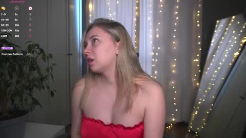 Snapshot of sssecretgirlfriend chatting on January 14, 1:17 pm Kate online show from January 14, 1:17 pm