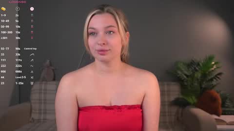 Snapshot of sssecretgirlfriend chatting on February 2, 11:42 am Kate online show from February 2, 11:42 am