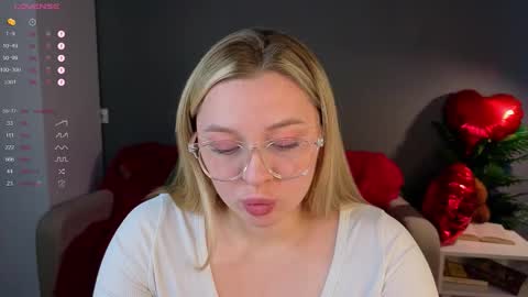 Snapshot of sssecretgirlfriend chatting on February 18, 11:17 am Kate online show from February 18, 11:17 am