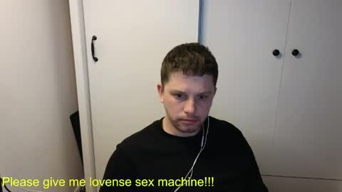 st1vemaster01 online show from April 15, 1:51 pm