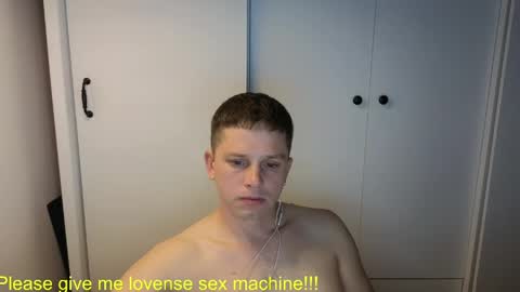 st1vemaster01 online show from June 1, 2:41 pm
