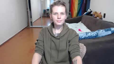 Snapshot of stacey_hot_01 chatting on December 3, 6:59 am Stacey online show from December 3, 6:59 am