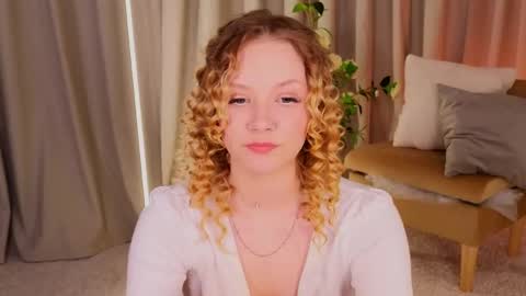 Snapshot of staceyyjones chatting on May 14, 9:38 am Stacey online show from May 14, 9:38 am