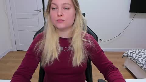 Snapshot of stacy_miraclee chatting on January 5, 3:34 pm Stacy  online show from January 5, 3:34 pm