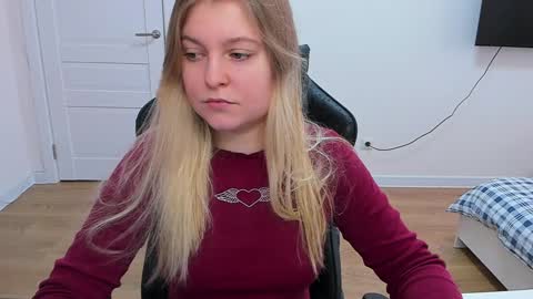Snapshot of stacy_miraclee chatting on February 5, 9:57 am Stacy  online show from February 5, 9:57 am