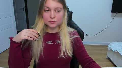 Snapshot of stacy_miraclee chatting on February 14, 3:58 pm Stacy  online show from February 14, 3:58 pm