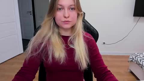 Snapshot of stacy_miraclee chatting on March 12, 10:37 am Stacy  online show from March 12, 10:37 am