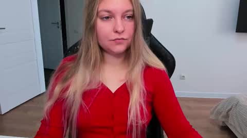 Snapshot of stacy_miraclee chatting on October 19, 10:27 am Stacy  online show from October 19, 10:27 am