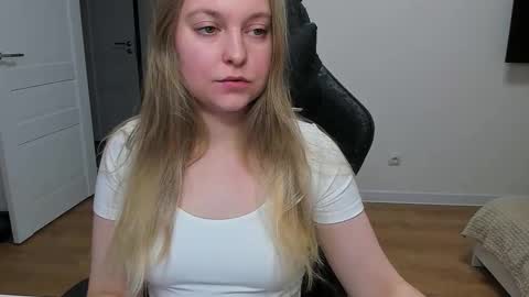 Snapshot of stacy_miraclee chatting on February 3, 4:12 pm Stacy online show from February 3, 4:12 pm