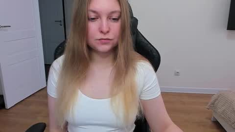 Snapshot of stacy_miraclee chatting on February 5, 10:42 am Stacy online show from February 5, 10:42 am