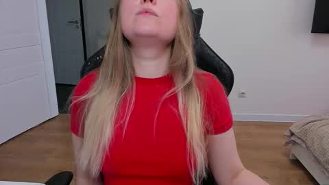 Snapshot of stacy_miraclee chatting on February 16, 11:06 am Stacy online show from February 16, 11:06 am