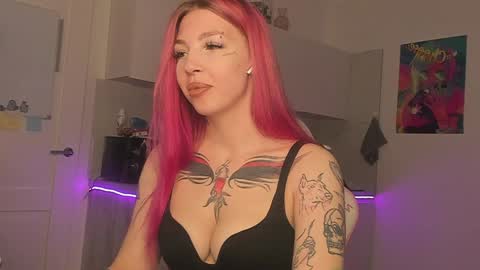 Snapshot of stacy_quinst chatting on December 2, 9:50 pm Stacy online show from December 2, 9:50 pm