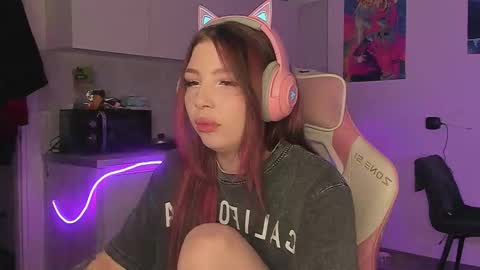 Snapshot of stacy_quinst chatting on December 2, 5:52 pm Stacy online show from December 2, 5:52 pm