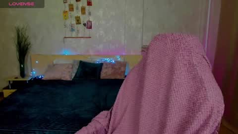 Snapshot of stacy_riiver chatting on February 2, 2:24 pm Stacy Mon Tue Wed Thu Fri Sun GMT GMT 3 1000am - 0400pm  online show from February 2, 2:24 pm