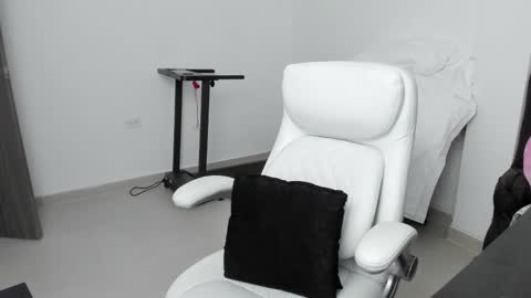 Zulma Yisset online show from October 25, 2:19 am