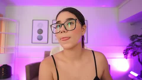 Snapshot of stacycooper_ chatting on July 6, 7:05 pm stacycooper_ online show from July 6, 7:05 pm