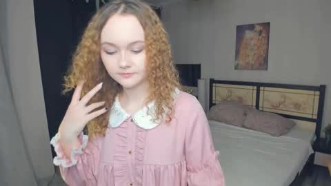 Violet online show from February 9, 5:39 pm