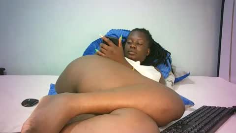 Snapshot of stacyweet chatting on January 9, 2:58 am Stacysweet chocolate online show from January 9, 2:58 am