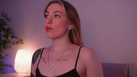 Snapshot of stanovaya300kg chatting on February 23, 12:57 pm Kristina online show from February 23, 12:57 pm