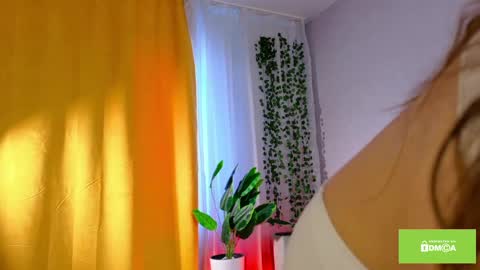 Snapshot of starlace_ chatting on May 26, 2:29 am Nina online show from May 26, 2:29 am