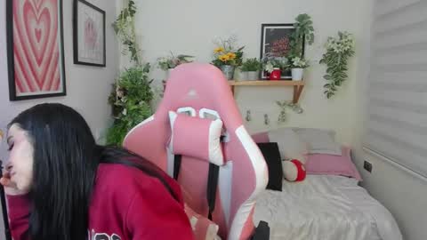 Alisson  online show from February 6, 11:52 pm