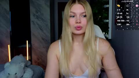 Caroline online show from May 27, 2:52 am
