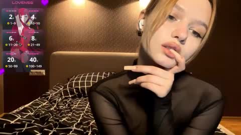 starlitsiren online show from March 13, 4:02 pm