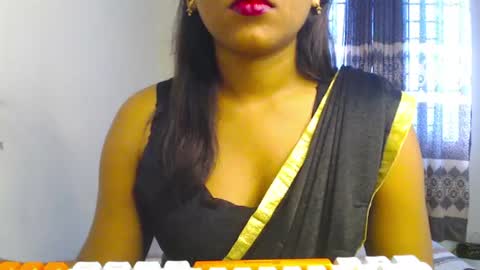Snapshot of starrywhispers chatting on June 26, 1:43 am StarryWhispers online show from June 26, 1:43 am