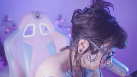 Yoko online show from October 16, 1:23 pm