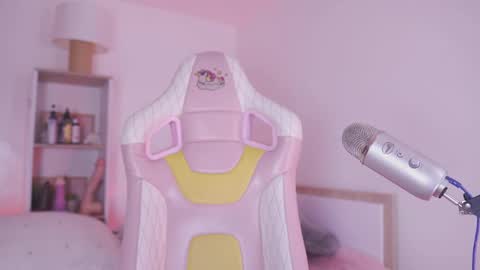 Yoko online show from May 29, 8:51 pm