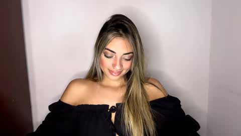 Snapshot of stasiakopiasz chatting on April 24, 9:17 pm Mia online show from April 24, 9:17 pm