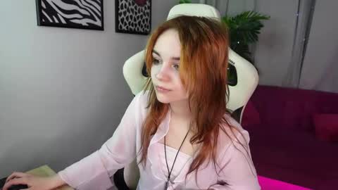 Snapshot of staymonica chatting on January 5, 5:27 pm MONICA online show from January 5, 5:27 pm