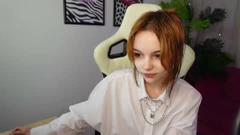 Snapshot of staymonica chatting on January 12, 2:22 pm MONICA online show from January 12, 2:22 pm