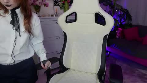 Snapshot of staymonica chatting on February 4, 1:06 pm MONICA online show from February 4, 1:06 pm