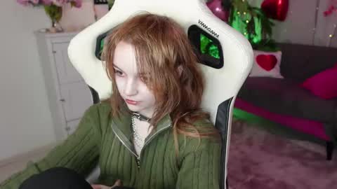 Snapshot of staymonica chatting on February 7, 12:53 pm MONICA online show from February 7, 12:53 pm