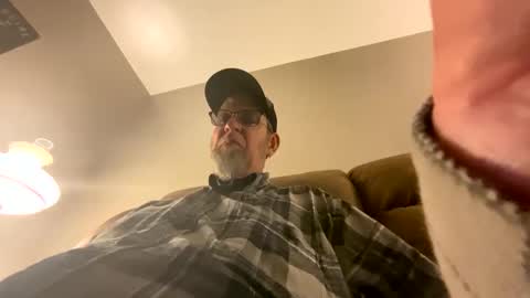 Snapshot of steel259373 chatting on October 3, 4:20 am steel259373 online show from October 3, 4:20 am