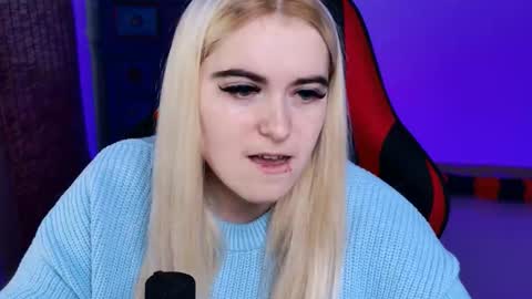 stef_nicks online show from November 1, 9:11 am