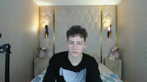 Snapshot of stefanbev chatting on February 6, 8:23 pm Esrefan online show from February 6, 8:23 pm