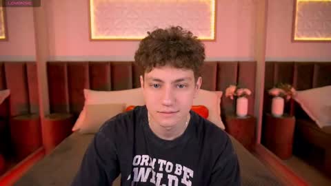 Snapshot of stefanbev chatting on February 20, 7:58 pm Esrefan online show from February 20, 7:58 pm